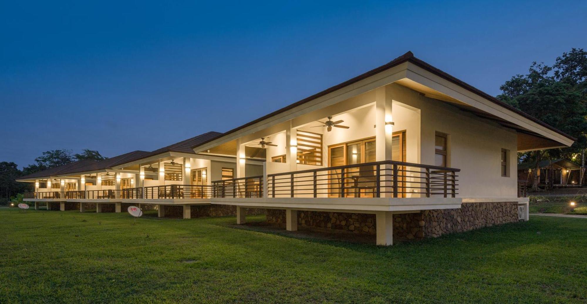 Solina Beach & Nature Resort Carles Exterior foto
