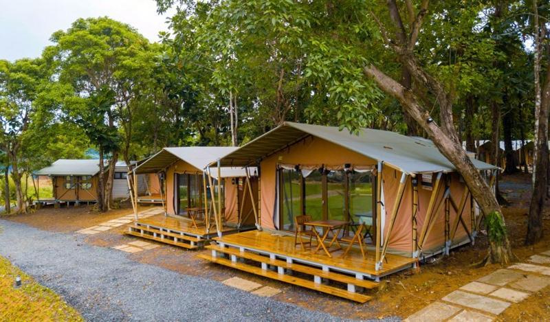 Solina Beach & Nature Resort Carles Exterior foto