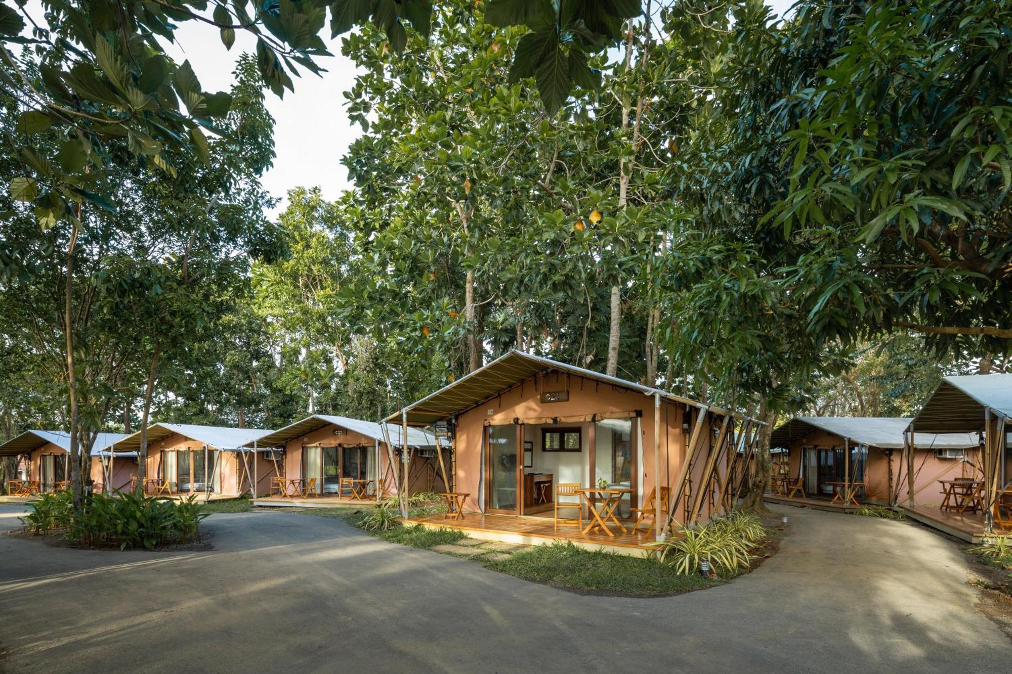 Solina Beach & Nature Resort Carles Exterior foto