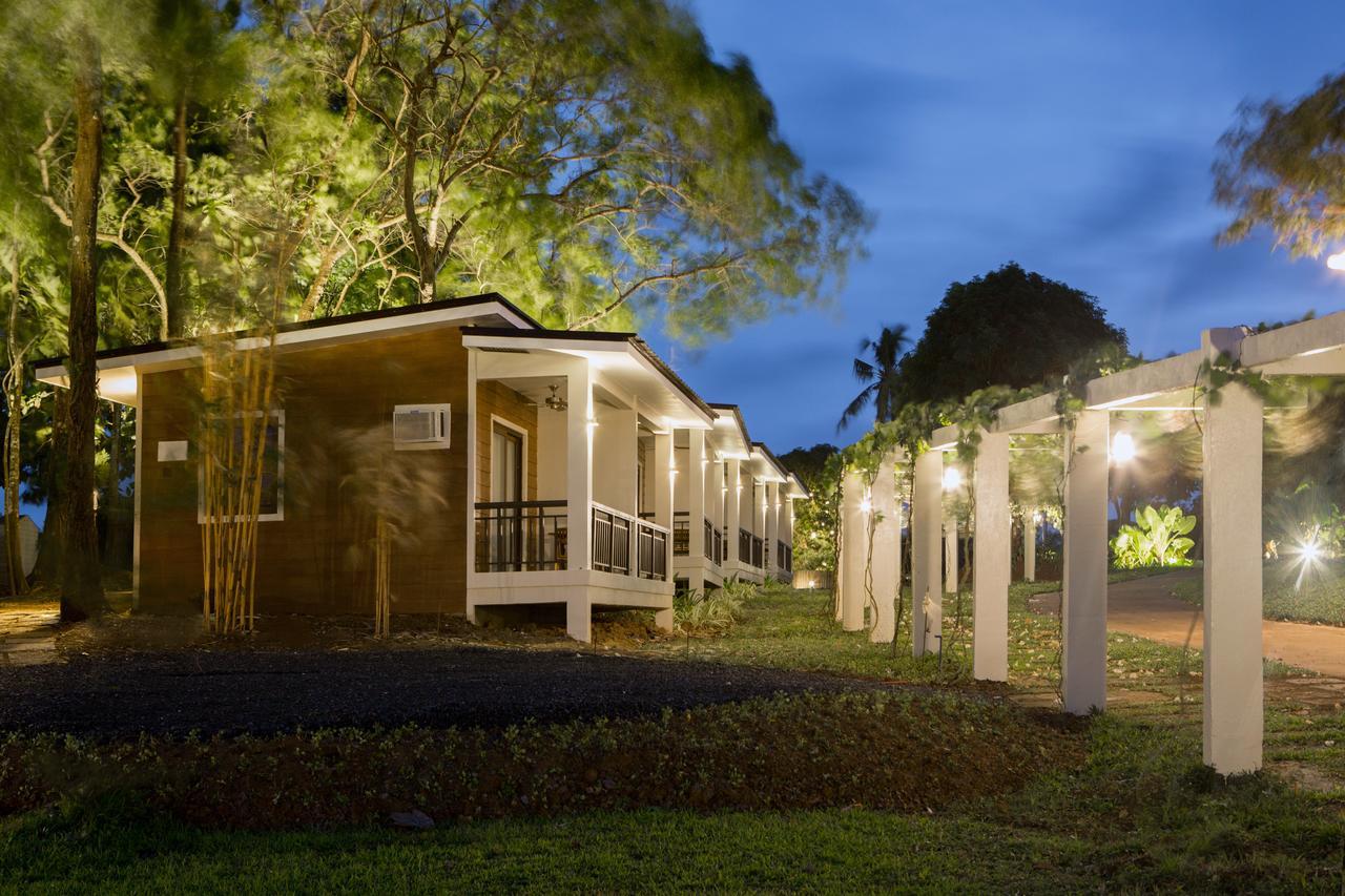 Solina Beach & Nature Resort Carles Exterior foto