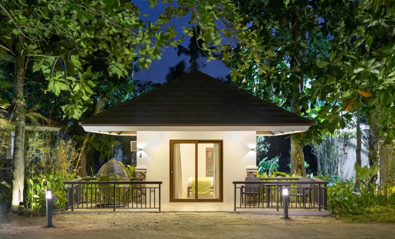 Solina Beach & Nature Resort Carles Exterior foto